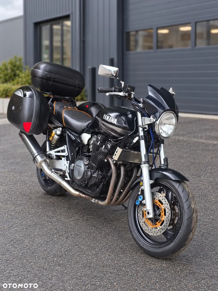 Yamaha XJR