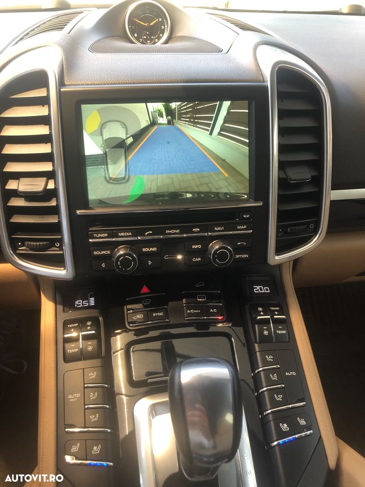Porsche Cayenne 3.0 L V6 - 7