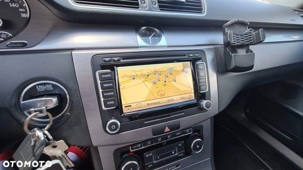 Volkswagen Passat 2.0 TDI Comfortline - 12