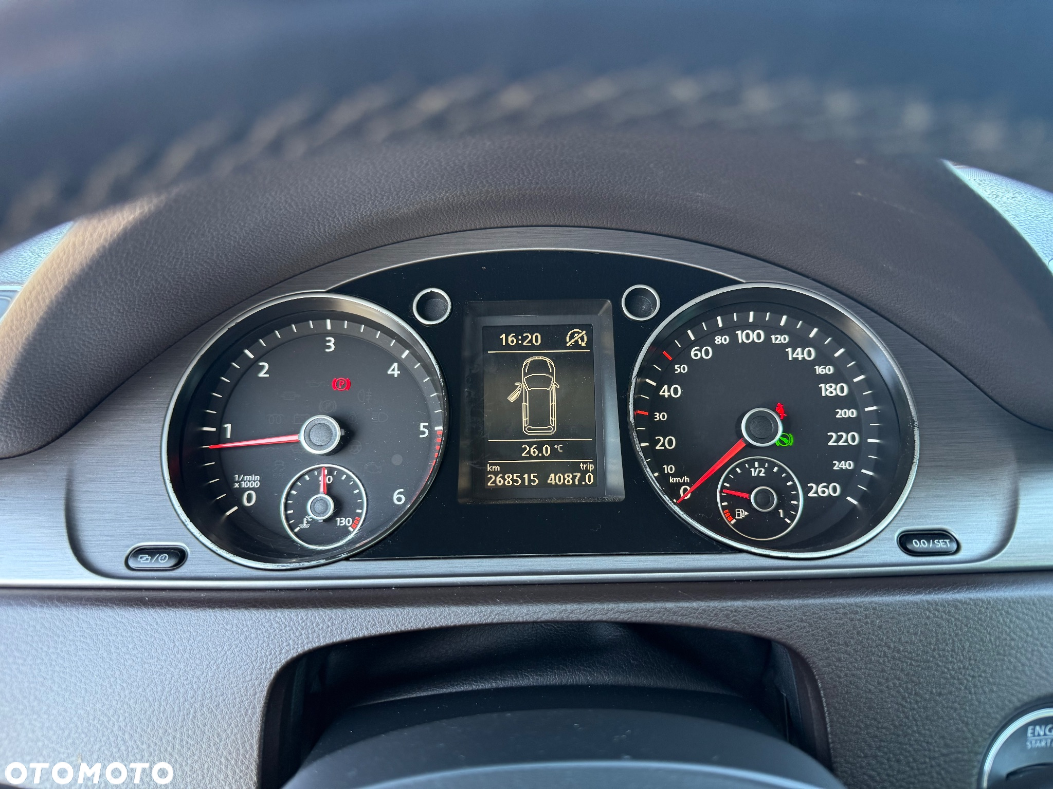Volkswagen Passat 2.0 TDI Comfortline DSG - 26