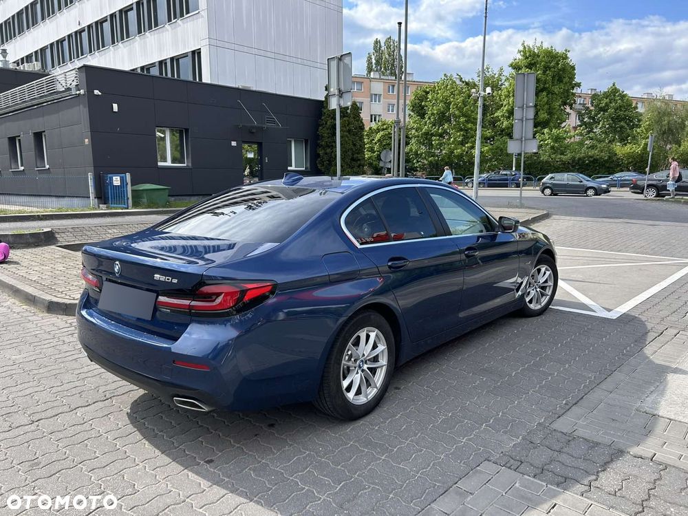 BMW Seria 5 520e - 4