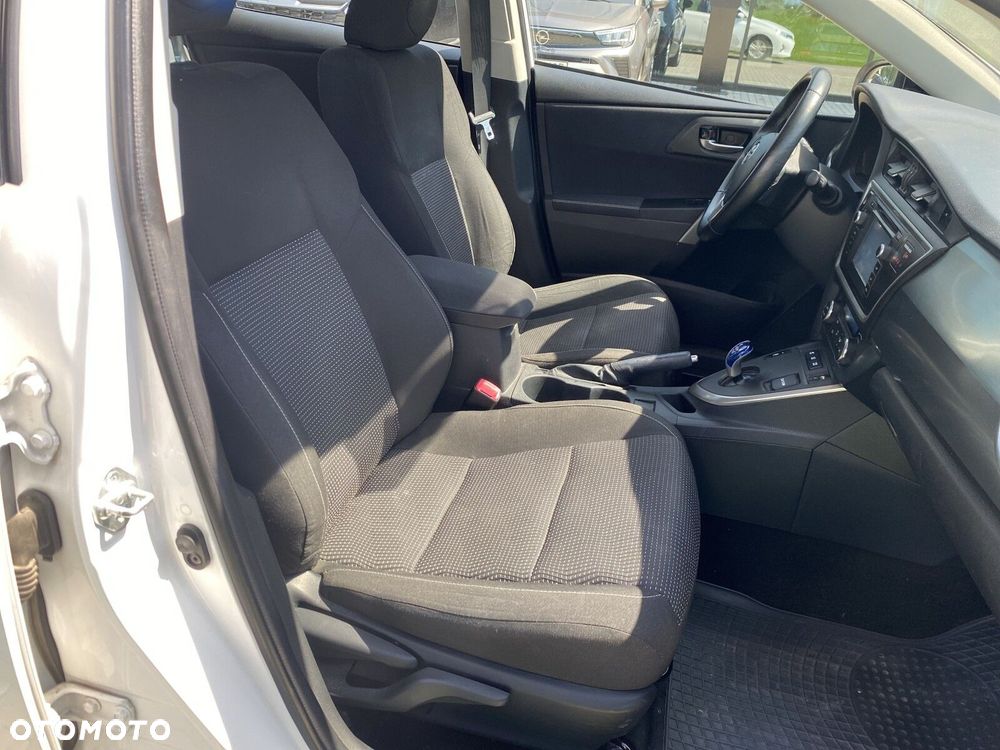 Toyota Auris - 16