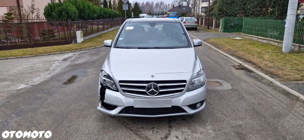 Mercedes-Benz Klasa B 200 Peak Edition - 8