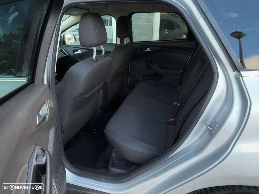 Ford Focus SW 1.5 TDCi EcoBlue Titanium - 8