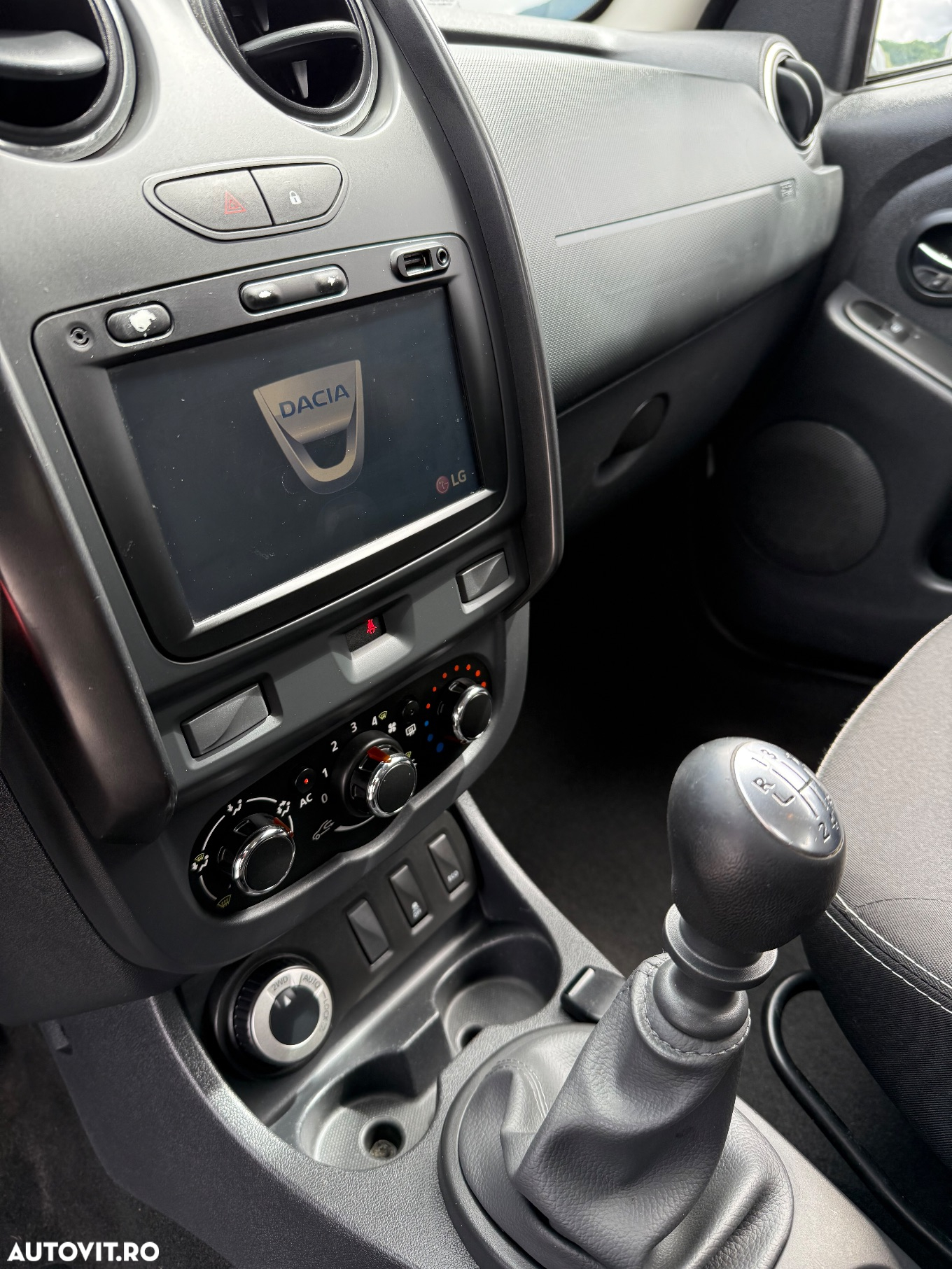 Dacia Duster 1.5 dCi 4x4 Laureate - 13