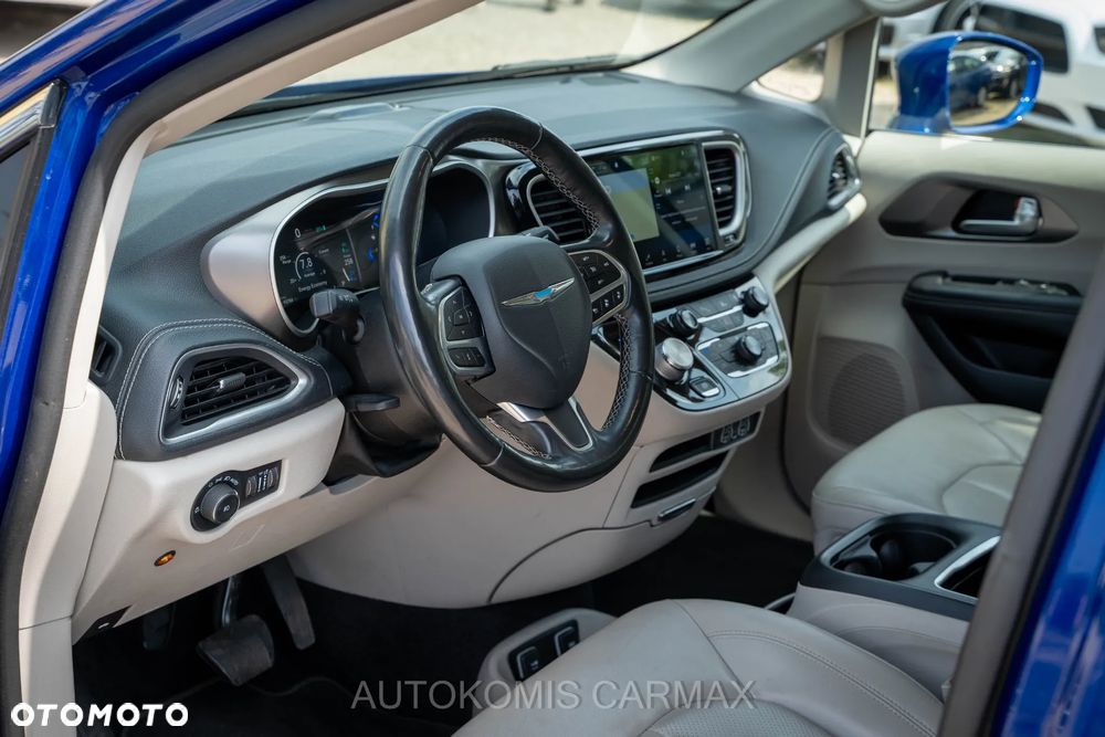 Chrysler Pacifica - 12