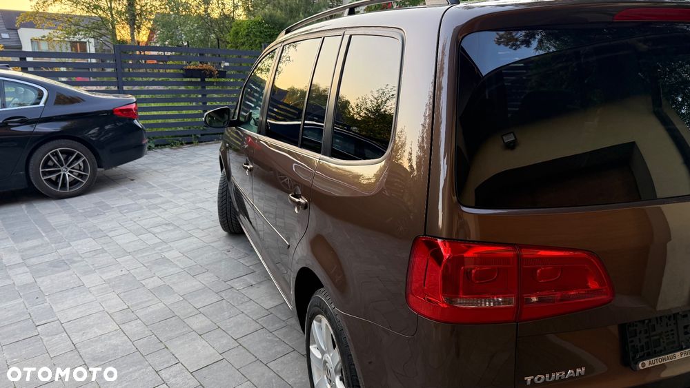Volkswagen Touran 2.0 TDI DPF STYLE - 13