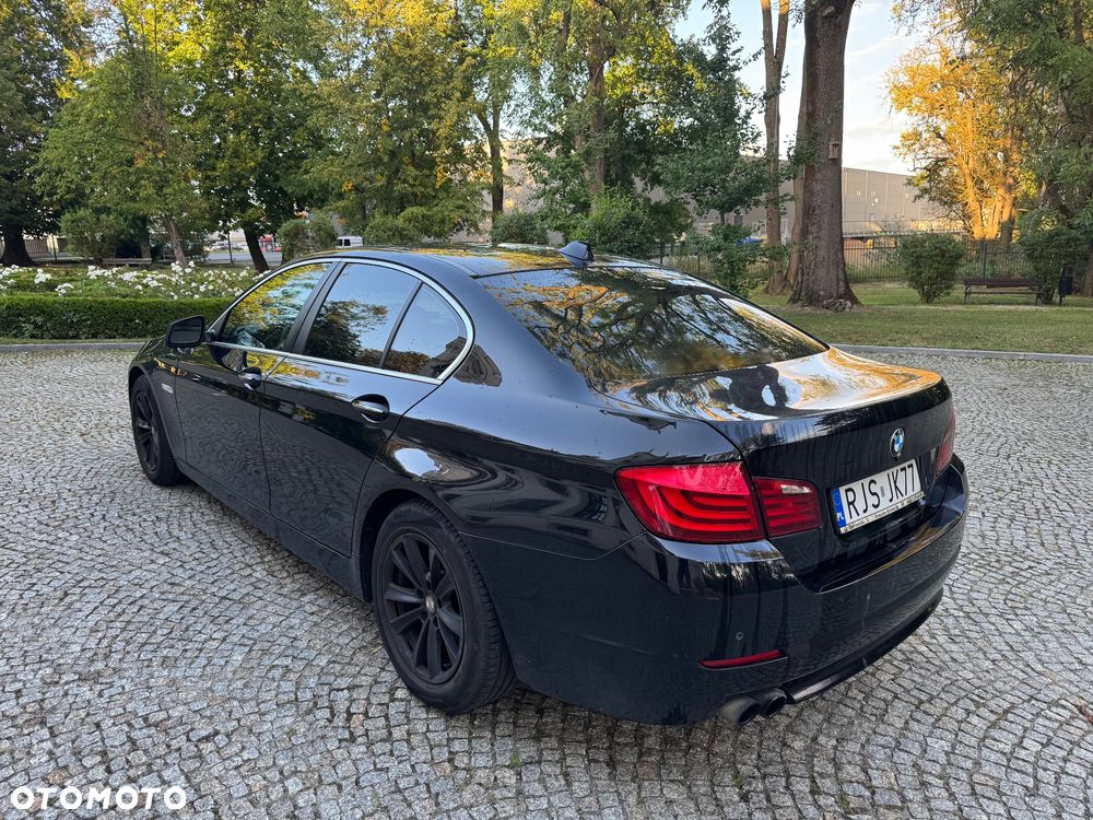 BMW Seria 5 528i - 8