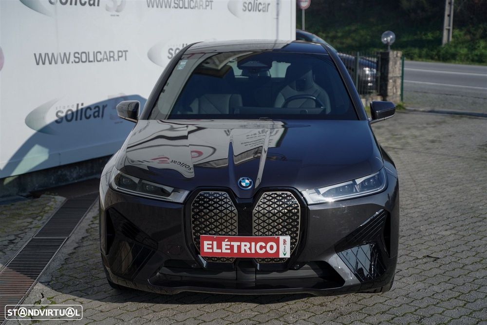 BMW iX xDrive 40 Pack Desportivo - 11