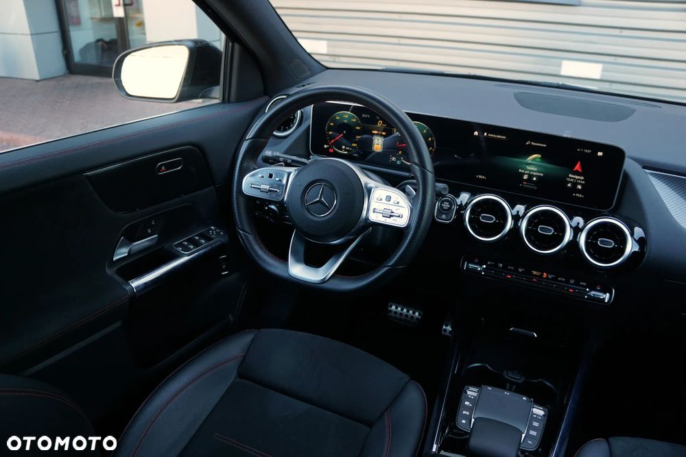 Mercedes-Benz GLA 200 AMG Line - 17