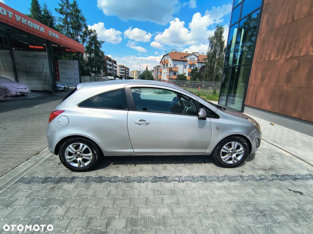 Opel Corsa 1.4 16V Cosmo - 6