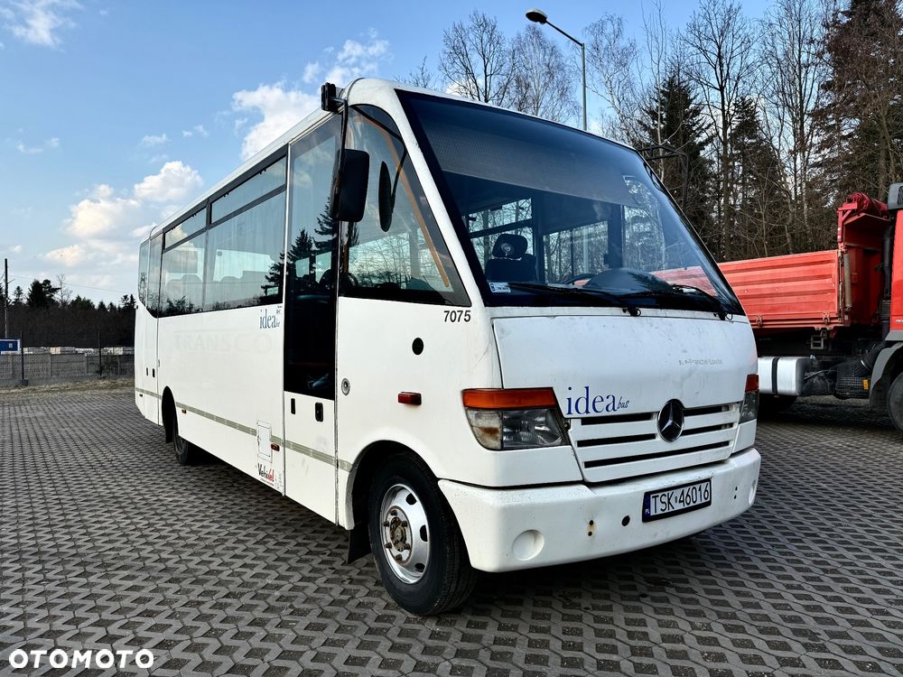 Mercedes-Benz Mediano 815 - 15