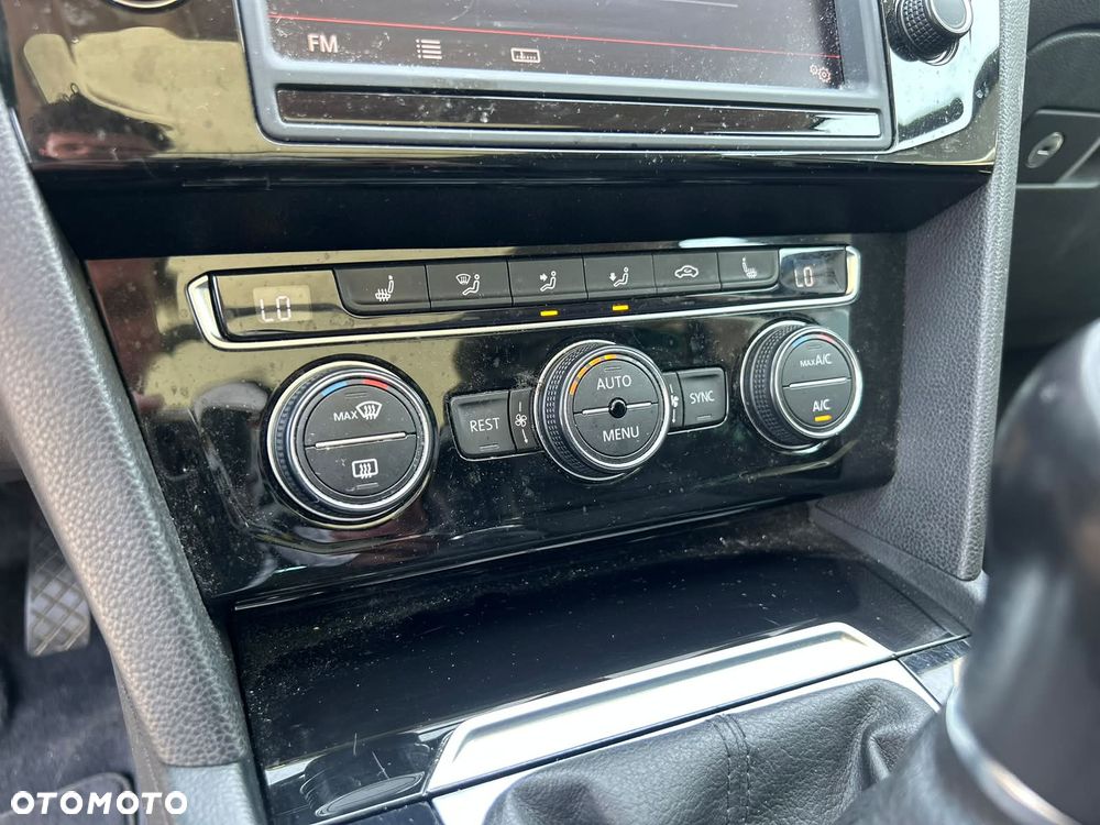 Volkswagen Passat - 26