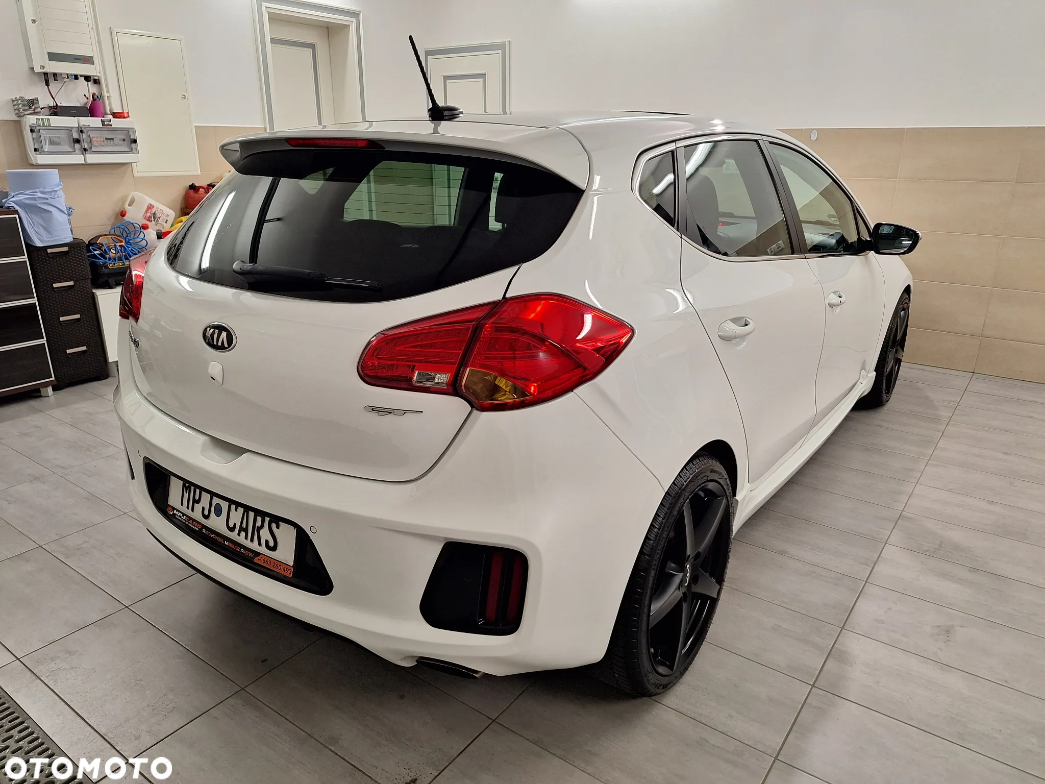 Kia Ceed 1.6 T-GDI GT - 10