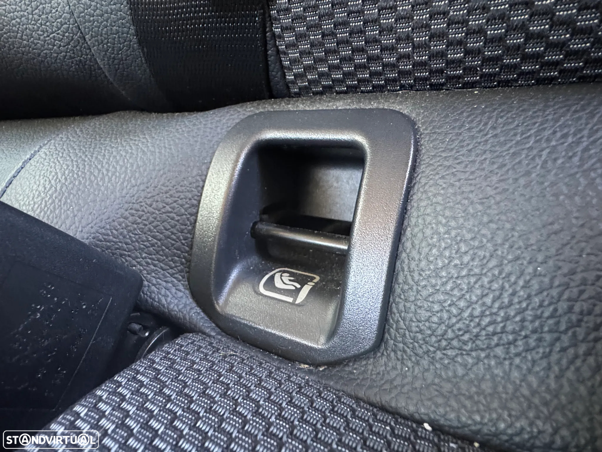 Mercedes-Benz CLA 200 d - 6