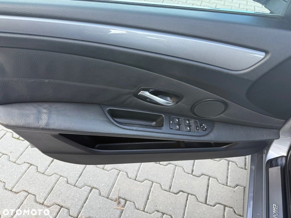 BMW Seria 5 520d - 14