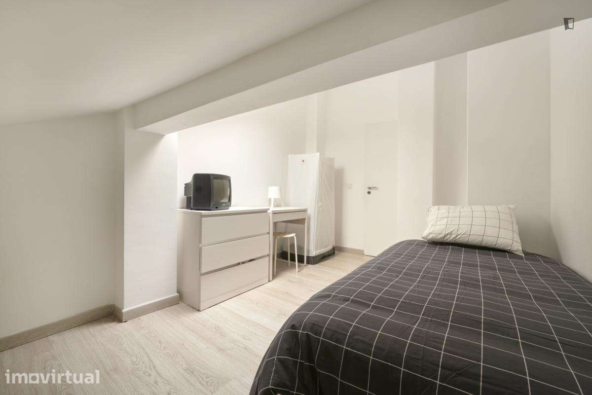Quarto - localizado em Amadora Lisbon - Grande imagem: 3/19