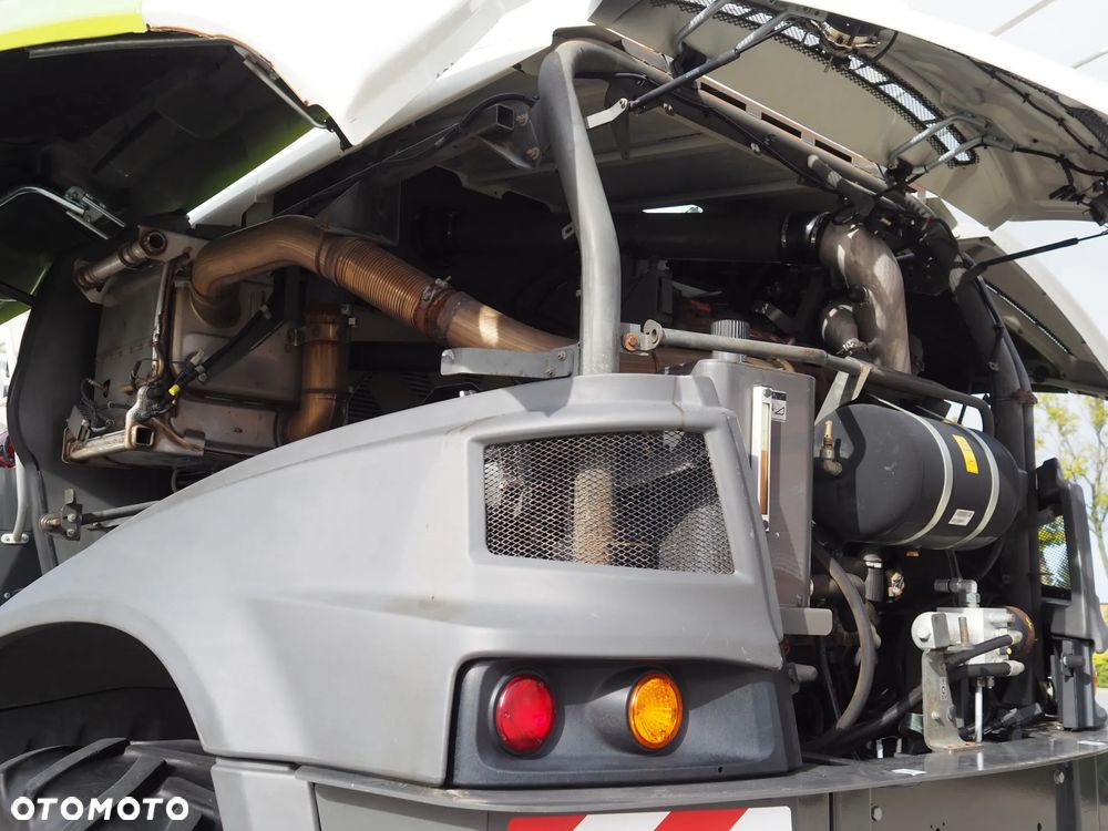 Claas Jaguar 840 4WD - 11