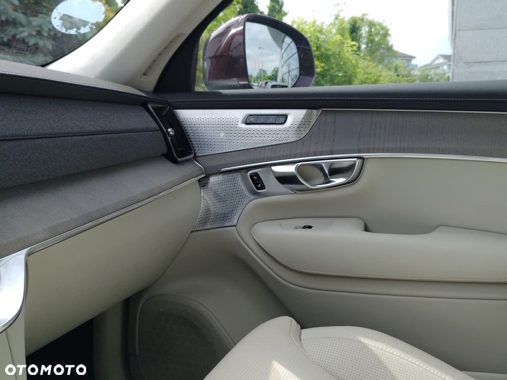 Volvo XC 90 - 23