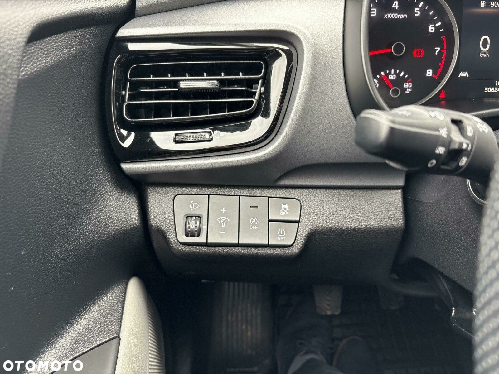 Kia Stonic 1.2 L - 11