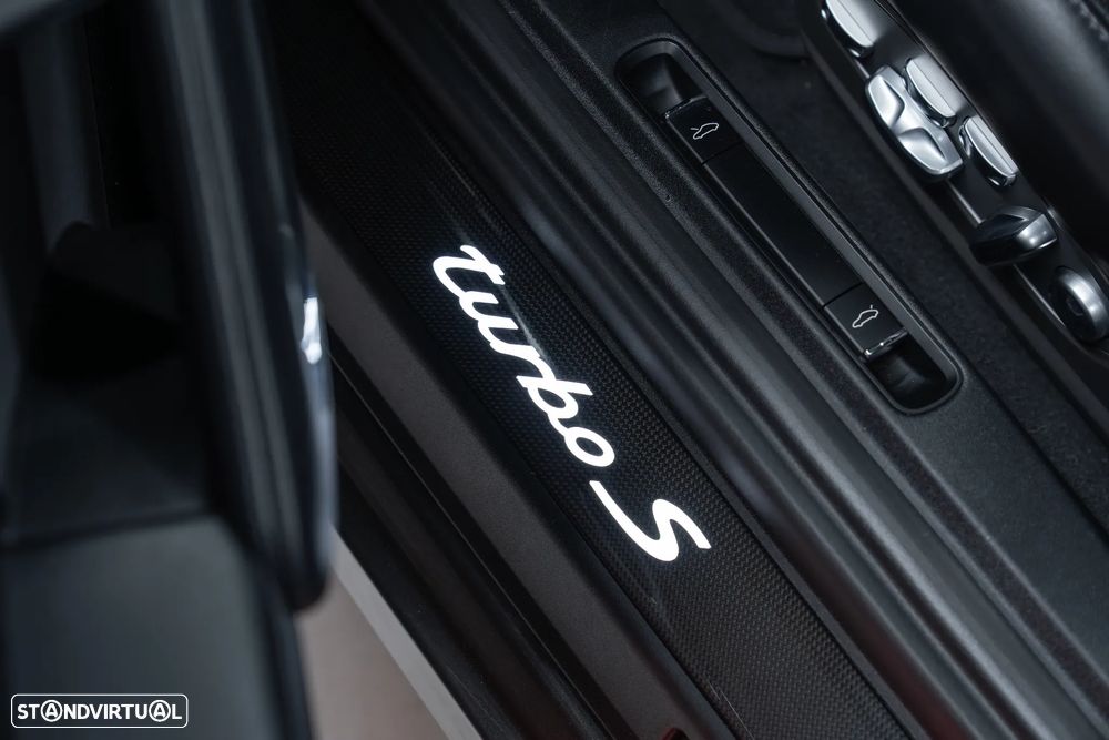 Porsche 911 (991) Turbo S Cabriolet - 27
