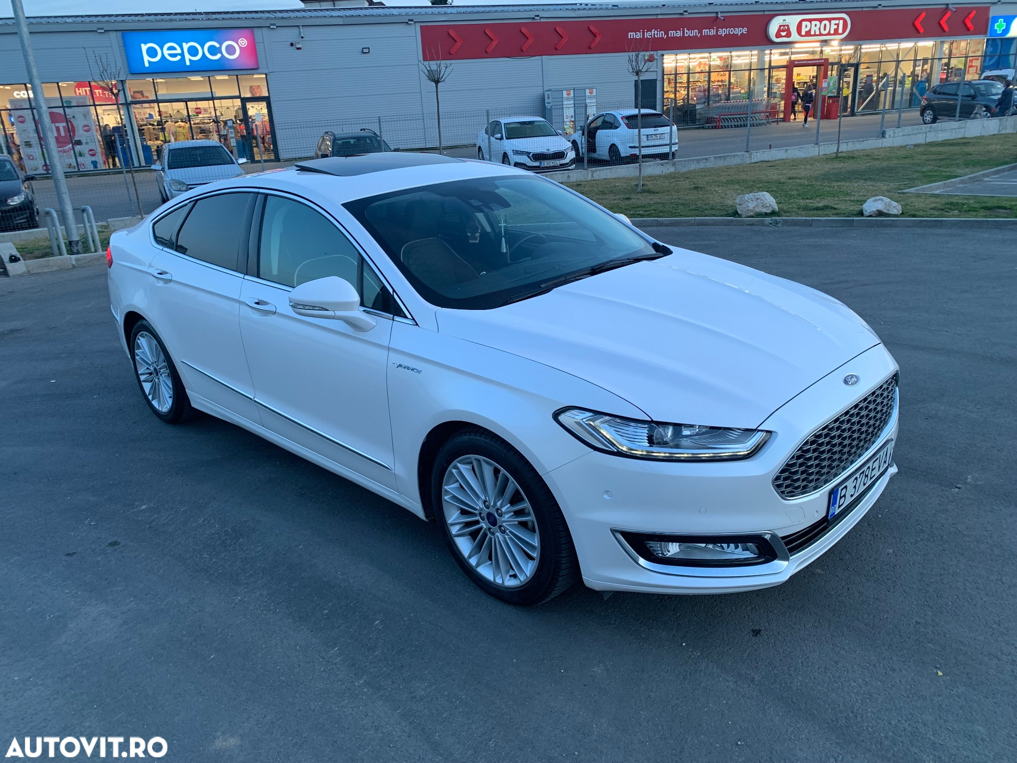 Ford Mondeo 2.0 HEV Vignale - 4