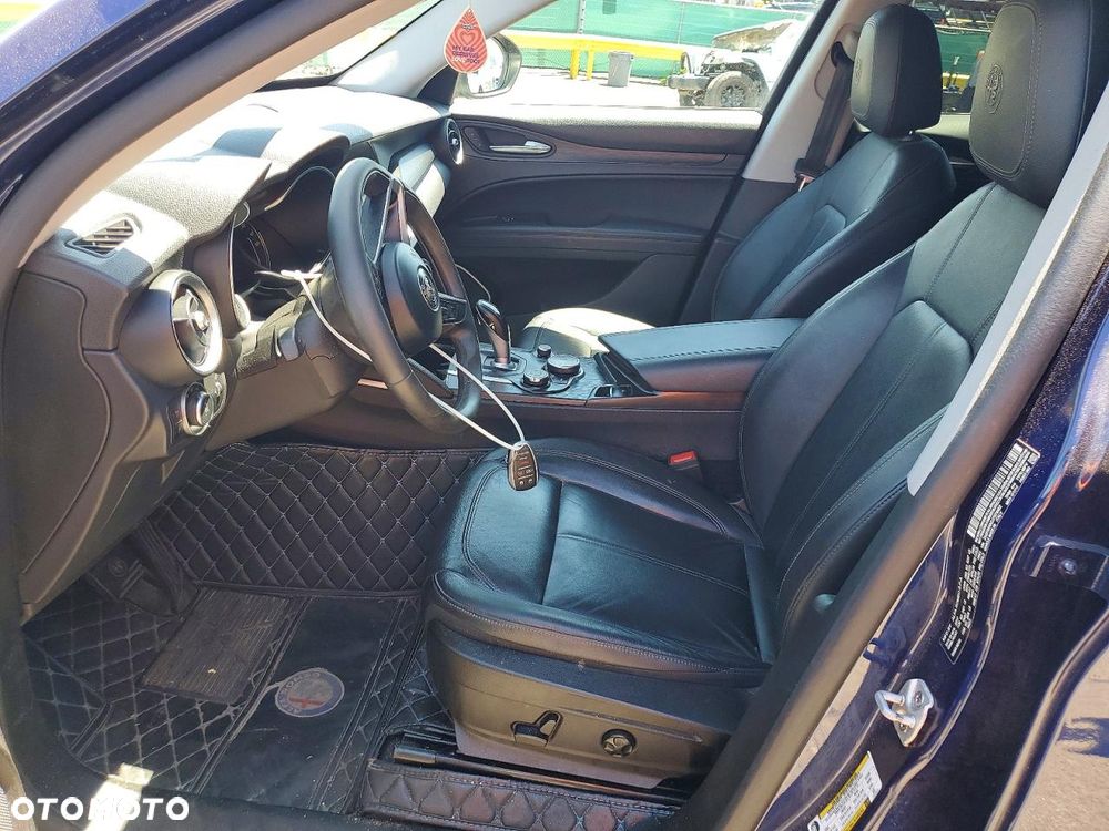 Alfa Romeo Stelvio 2.0 Turbo 16V AT8-Q4 Lusso Ti - 8