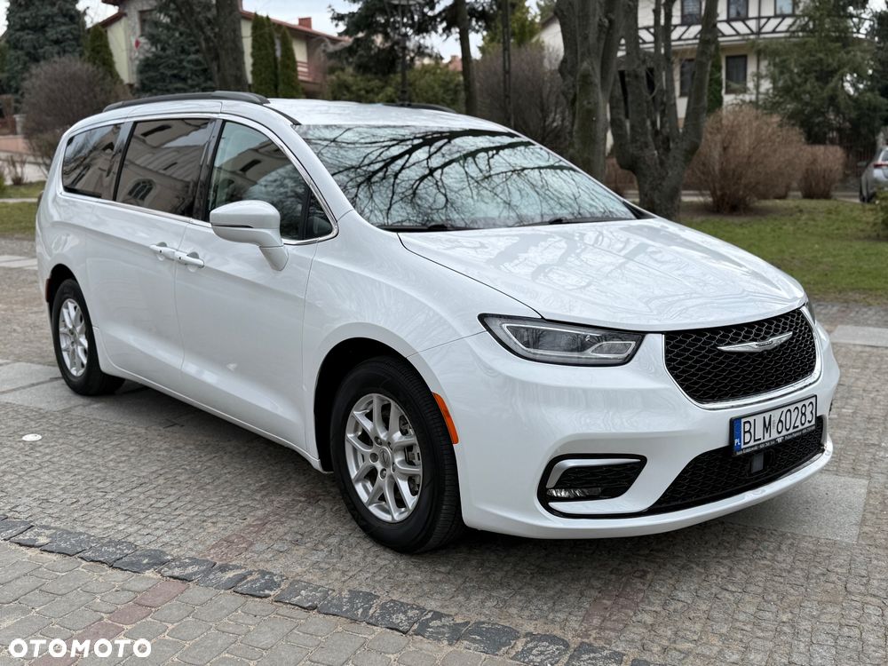 Chrysler Pacifica - 11