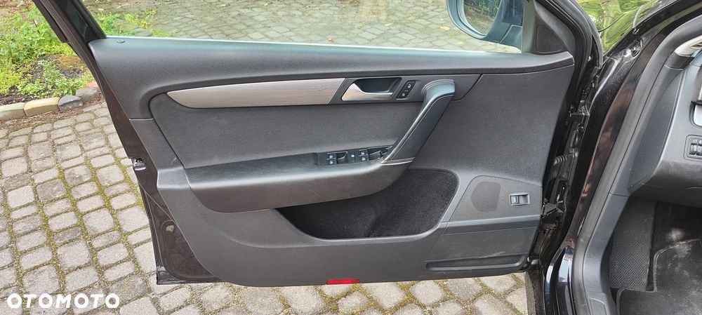 Volkswagen Passat 1.6 TDI Comfortline - 14