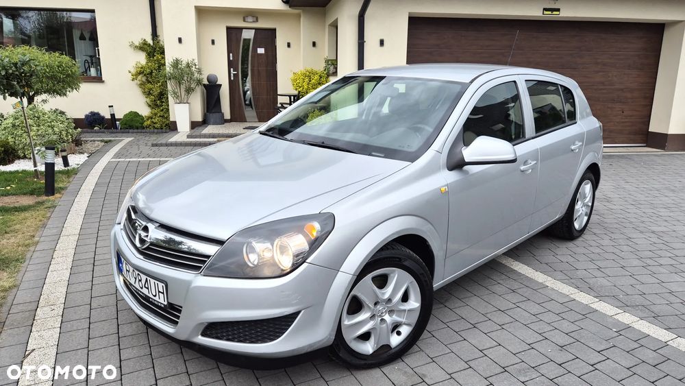 Opel Astra 1.6 Enjoy - 1