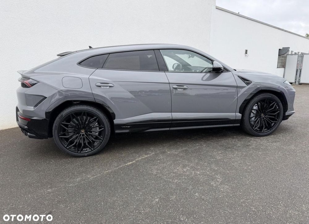 Lamborghini Urus - 9