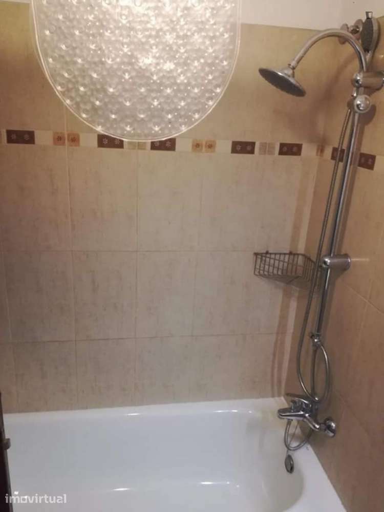 Apartamento com 5 quartos - localizado em Entrecampos Lisbon - Grande imagem: 2/46