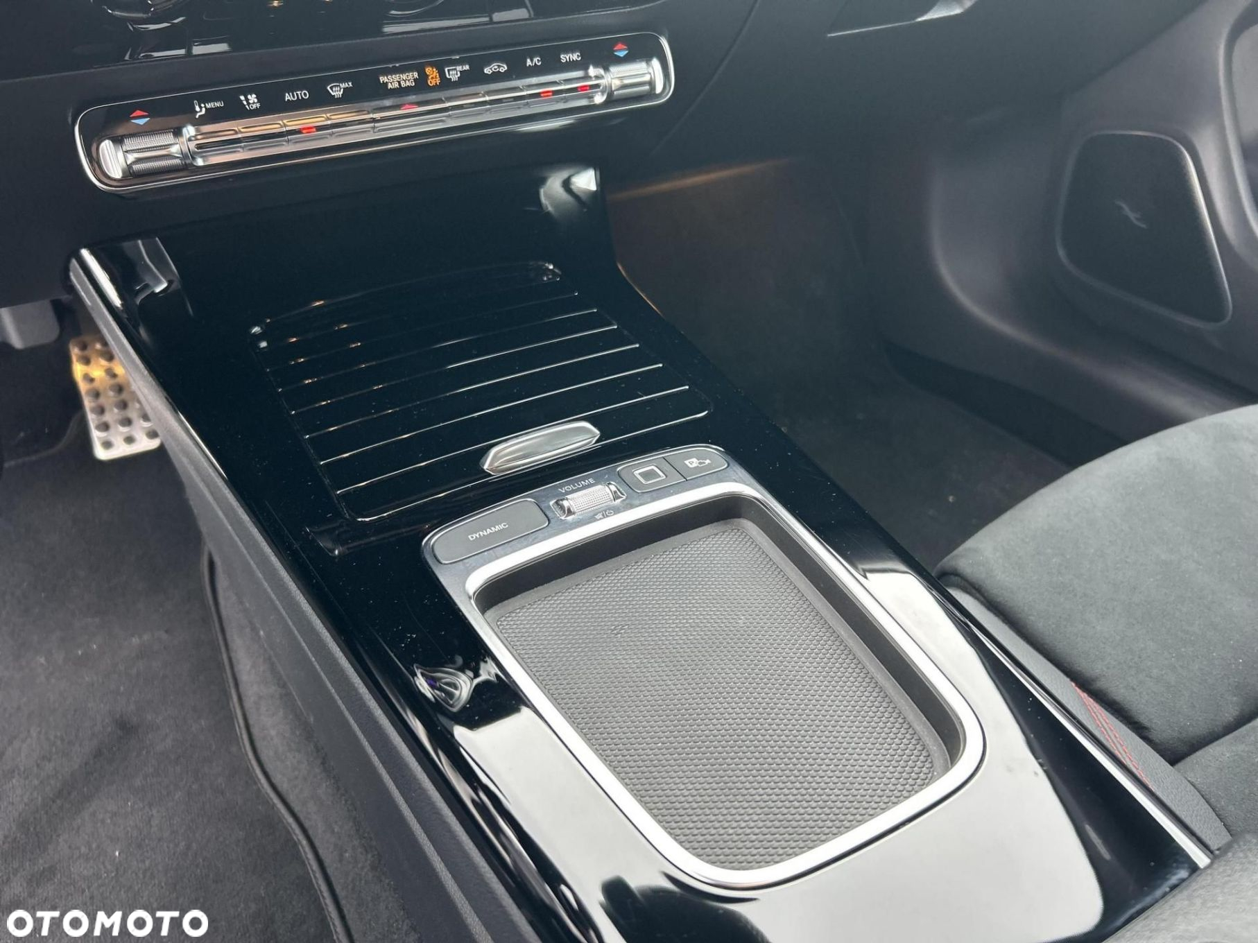 Mercedes-Benz CLA - 21