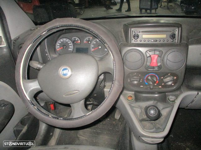 Carro MOT: 223 A9 000 CXVEL: FGP FIAT DOBLO 2007 1.3 JTD 84CV 5P CINZA DIESEL - 9