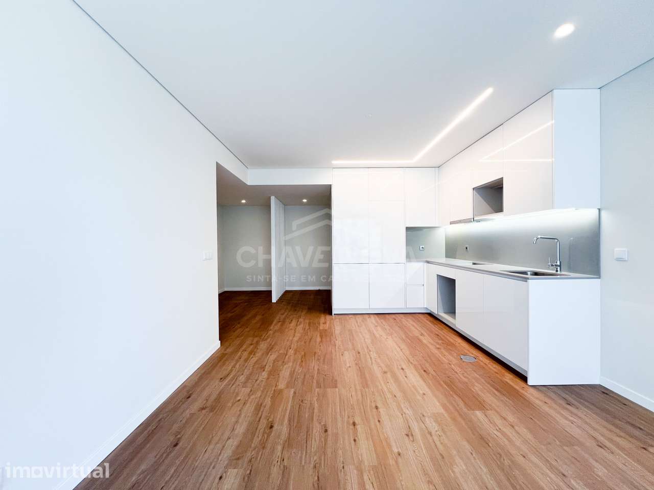 T2+1 Novo c/ Varanda e Lugar de Garagem em Oliveira do Douro - Grande imagem: 5/43