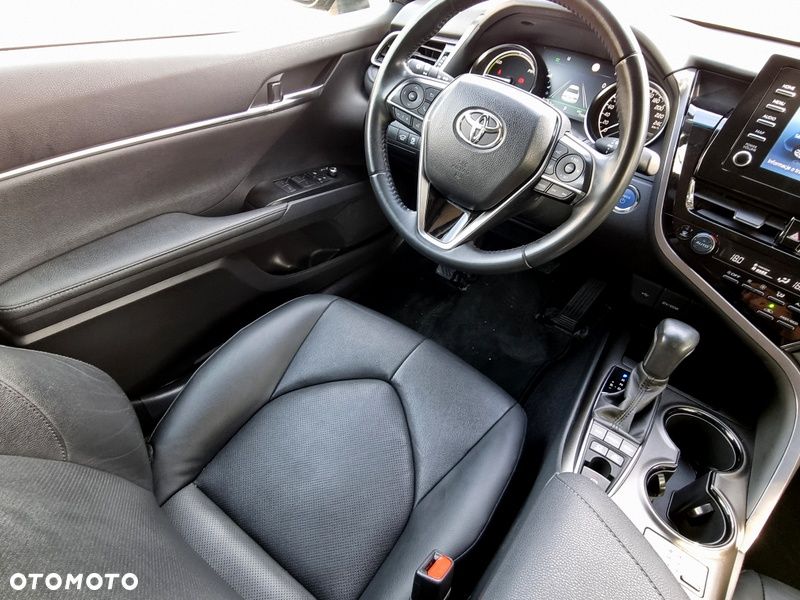 Toyota Camry - 13