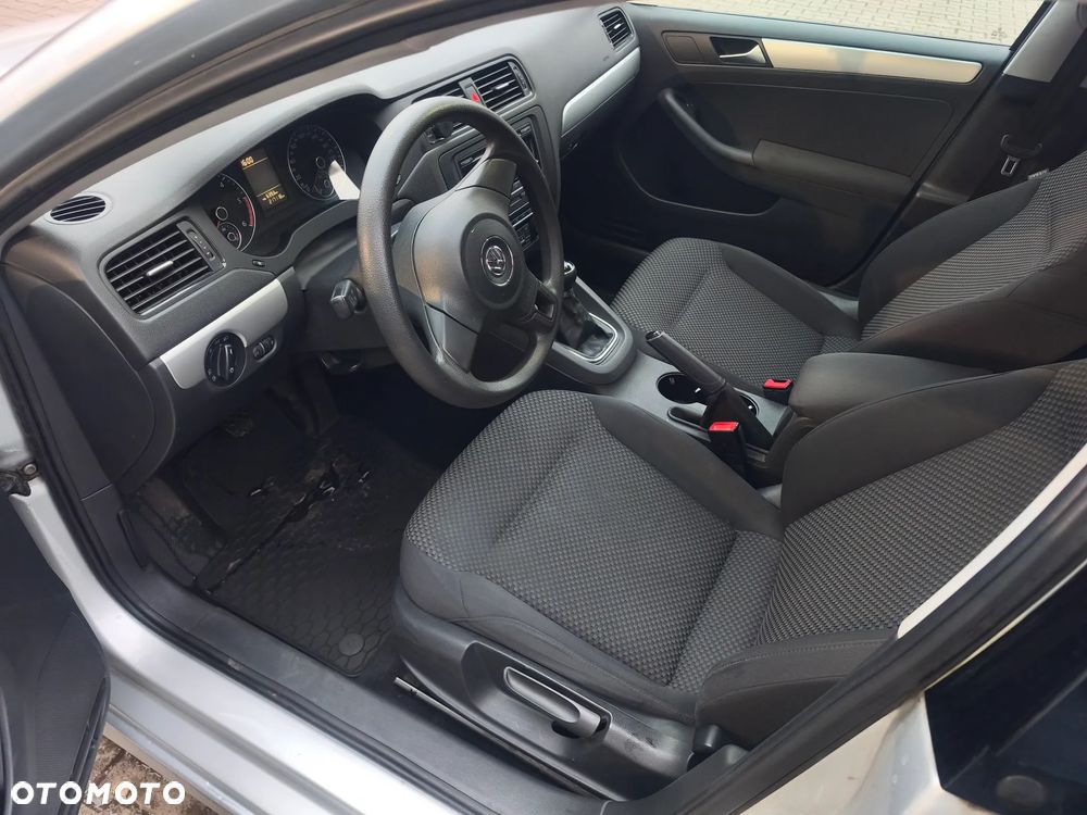 Volkswagen Jetta 1.6 TDI DPF Trendline - 7