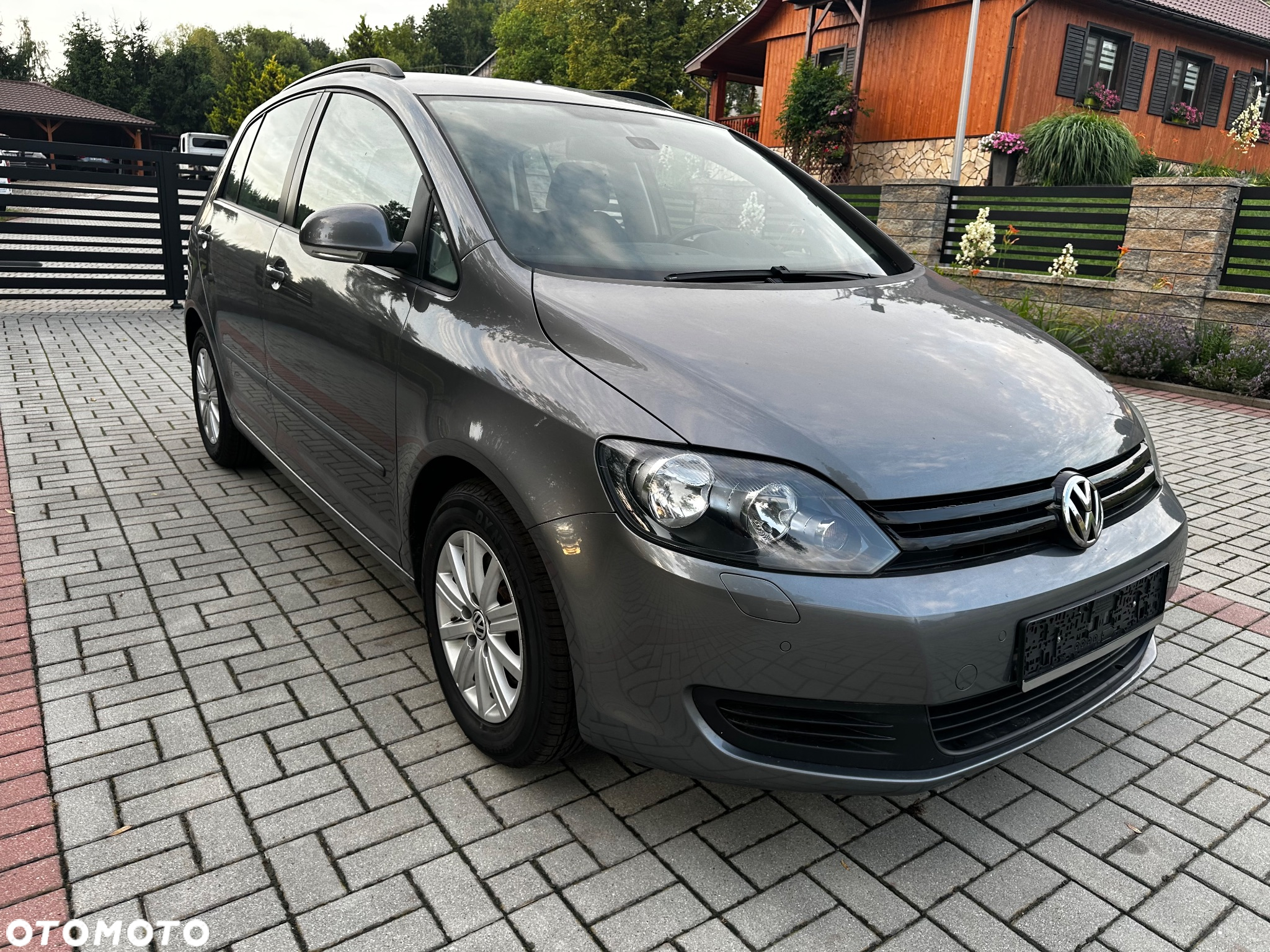 Volkswagen Golf Plus 1.6 TDI BlueMot Comfortline - 4