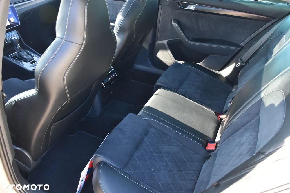 Skoda Superb 2.0 TDI DSG Sportline - 16