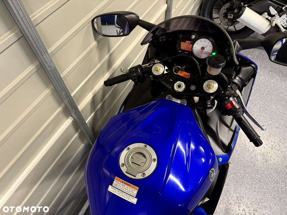 Yamaha R6 - 6