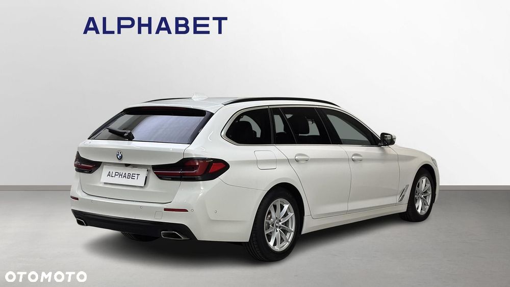 BMW Seria 5 520d xDrive - 7