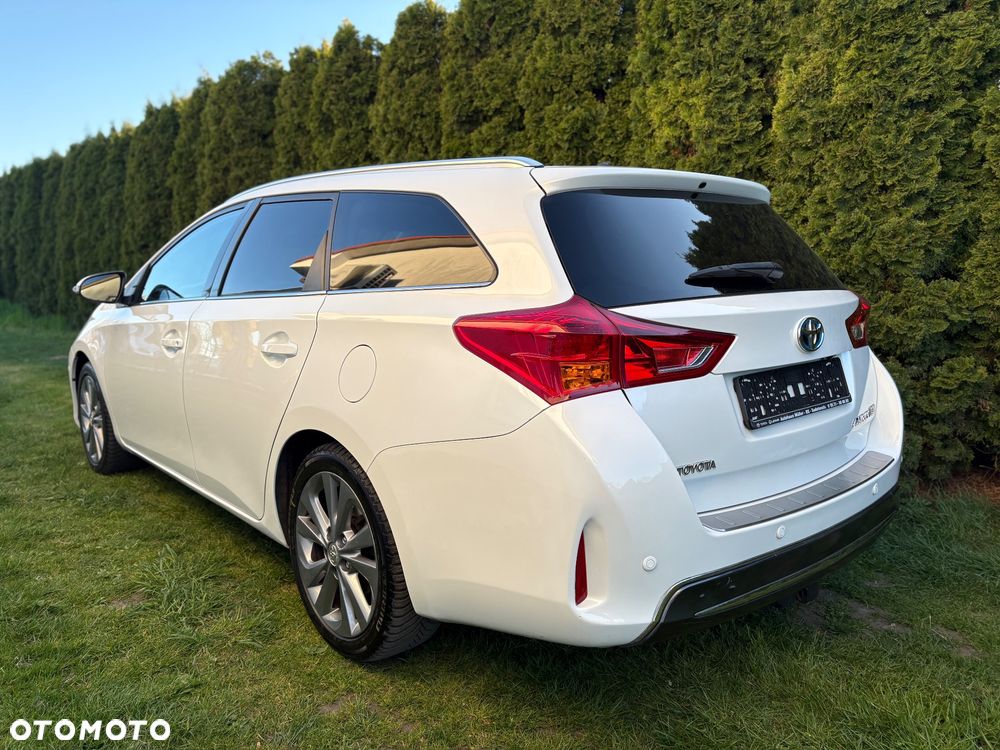 Toyota Auris 1.8 VVT-i Automatik Executive - 3