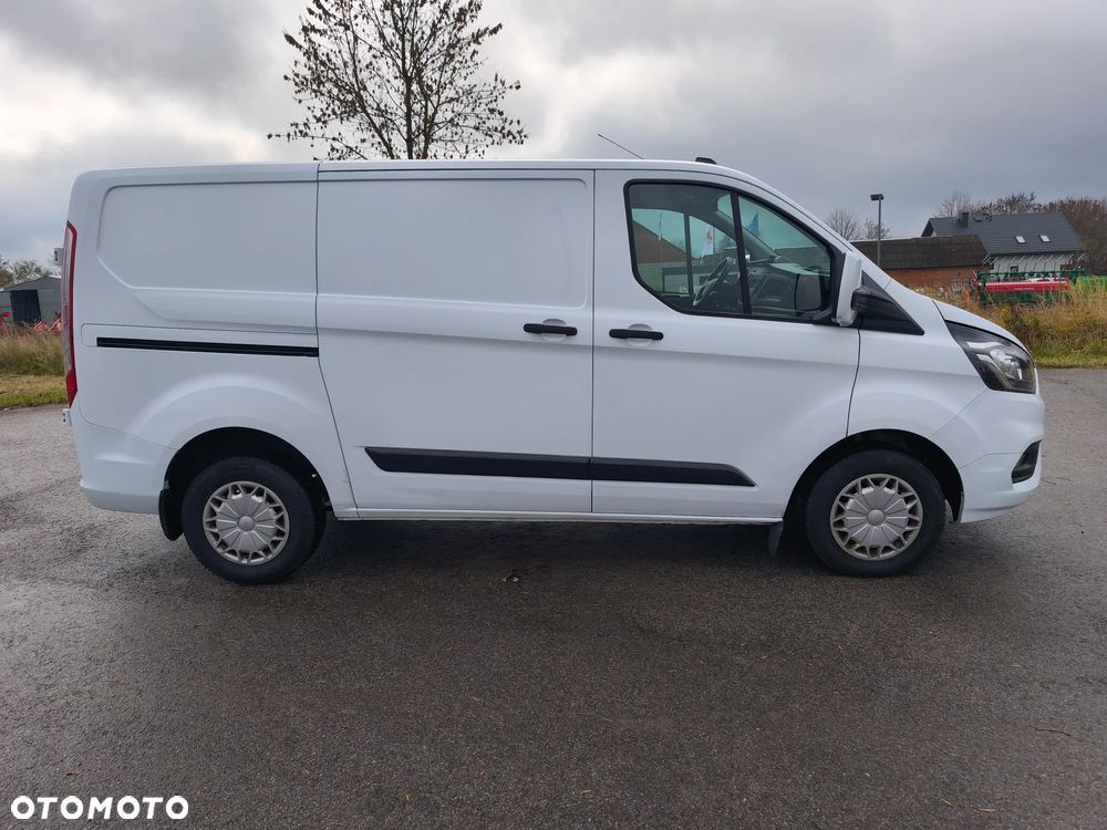 Ford TRANSIT CUSTOM - 11