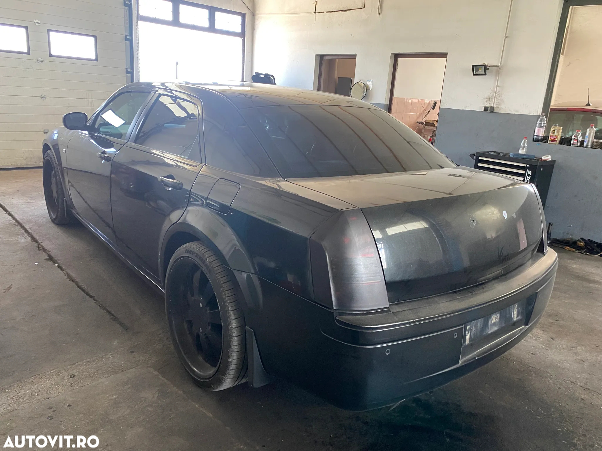 Dezmembrez piese Chrysler 300c - 4