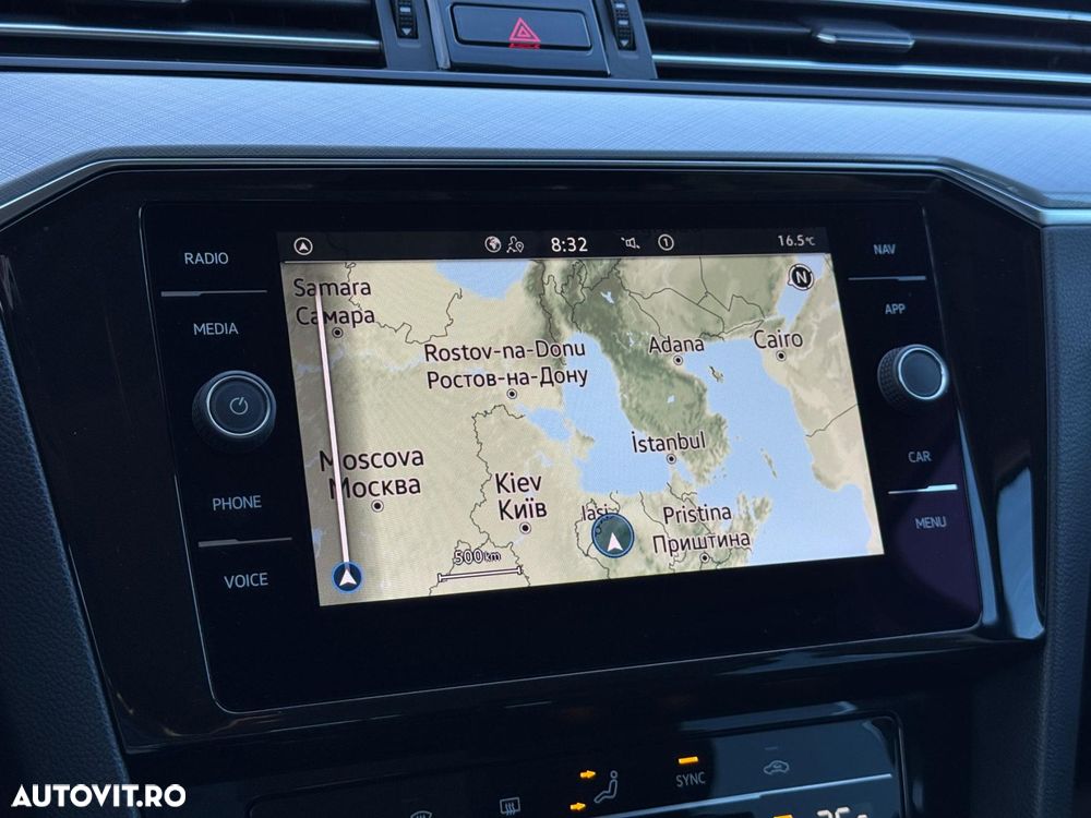 Volkswagen Passat - 13