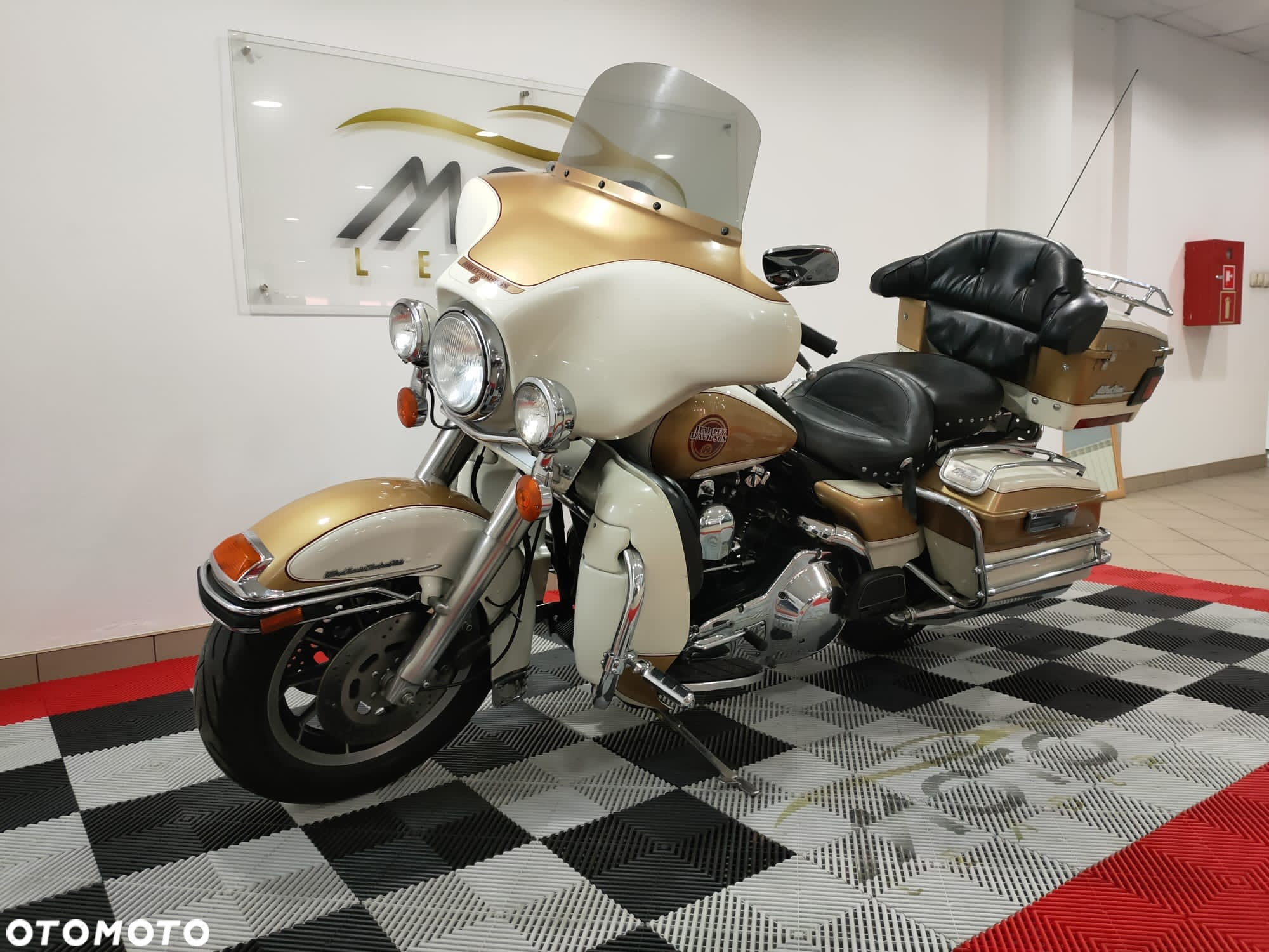 Harley-Davidson FLHTCU Ultra - 3