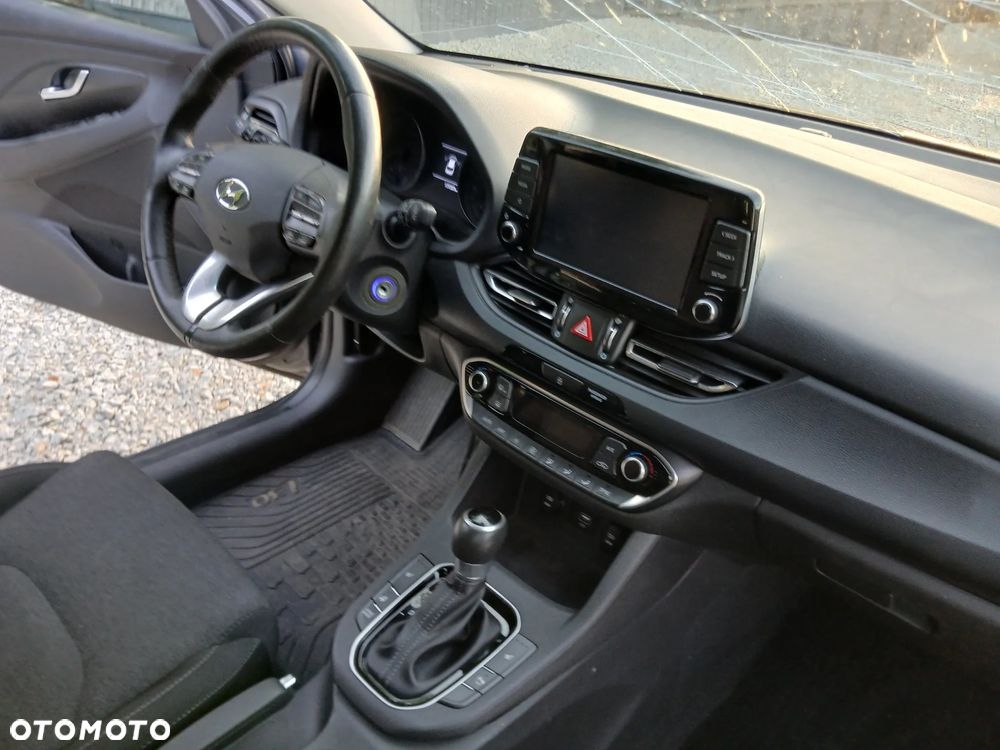 Hyundai i30 1.0 T-GDI Smart DCT - 22