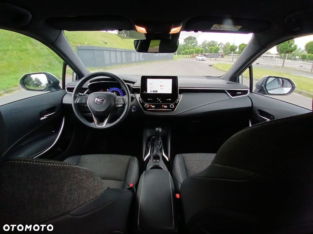 Toyota Corolla 1.8 Hybrid Comfort - 22