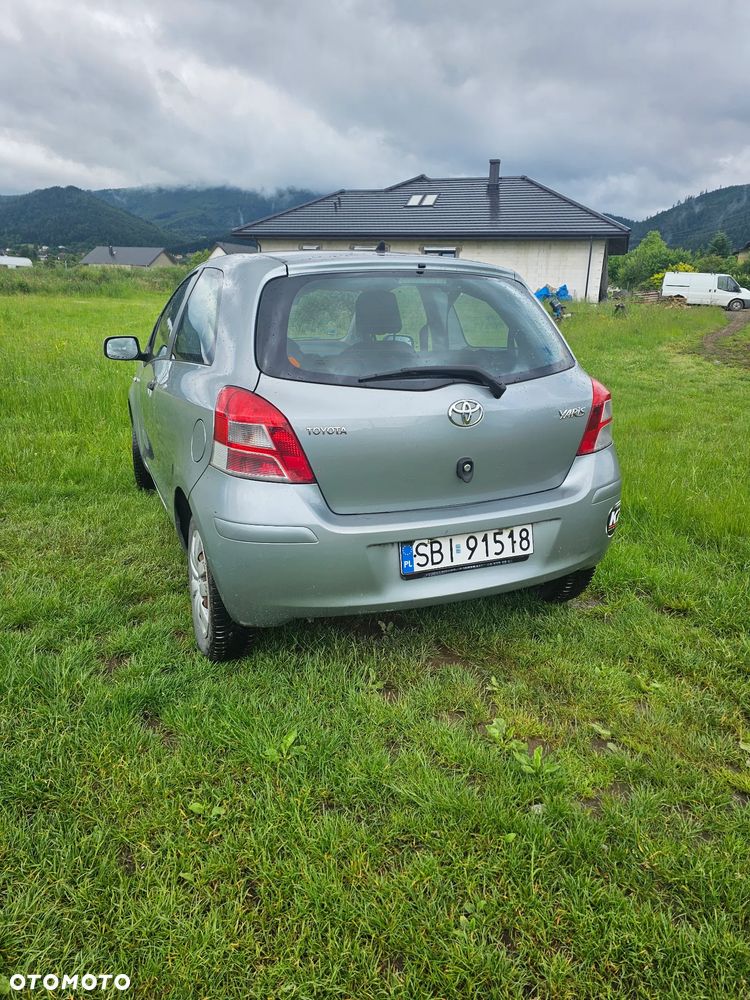 Toyota Yaris 1.0 Terra - 3