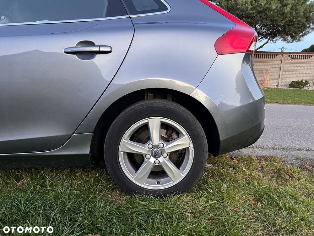 Volvo V40 D2 Momentum - 14
